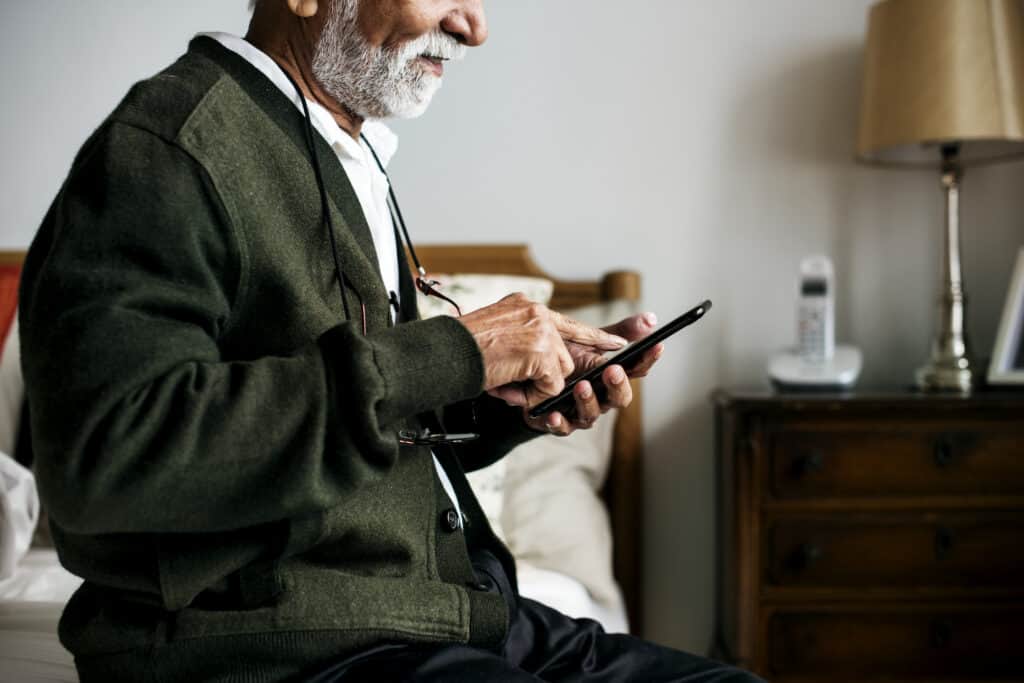 tips for elderly living alone