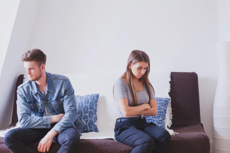 Signs That A Man No Longer Loves You! Tips for happy family